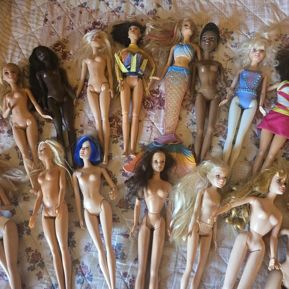 Mattel Barbie Dolls Lot Of 22 - Picture 3 of 6